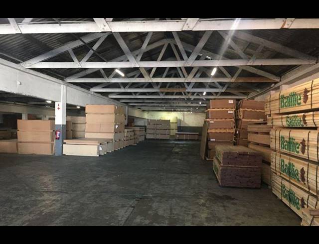 1,563M² WAREHOUSE TO LET IN EPPING INDUSTRIAL